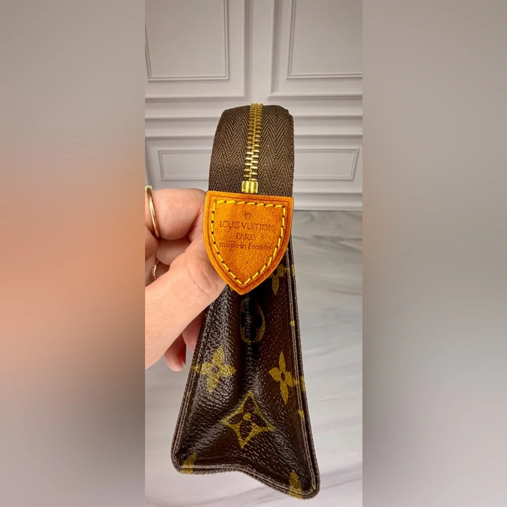 Louis Vuitton Monogram Vintage Travel Toiletry Pouch | LV Cosmetic bag - Picture 6 of 10